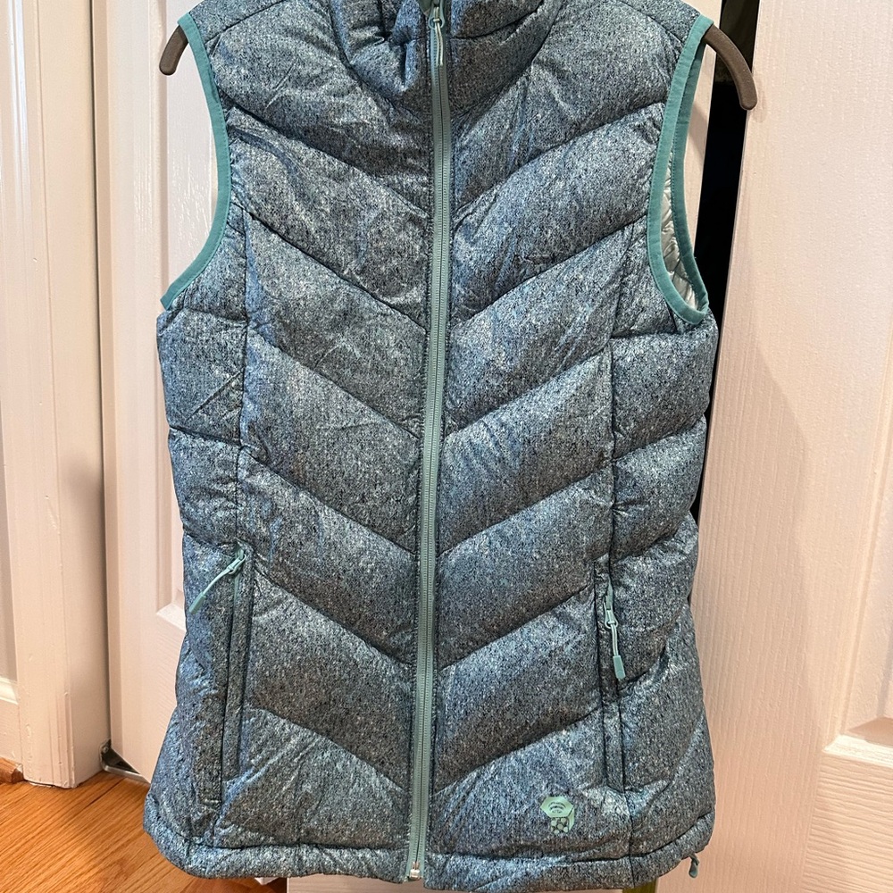 Mountain Hardware light green and silver Quilted Puffer Vest